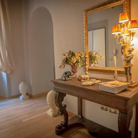Stunning 5min Walk To Duomo Apartment *